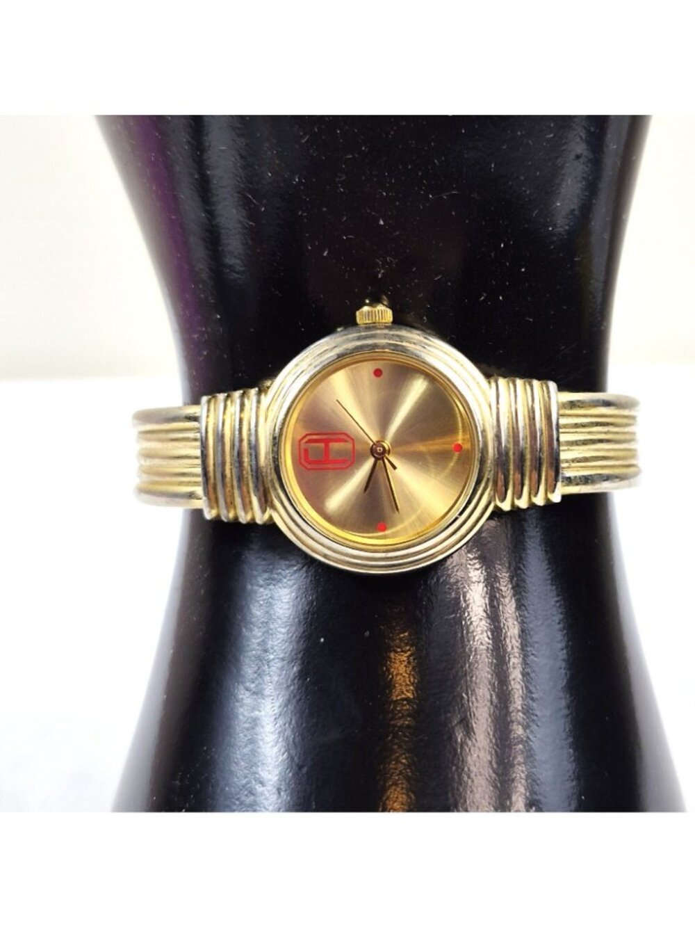 Vintage Movado Museum Style Bangle Bracelet Watch Gold Tone Singapore Movement - Picture 2 of 4